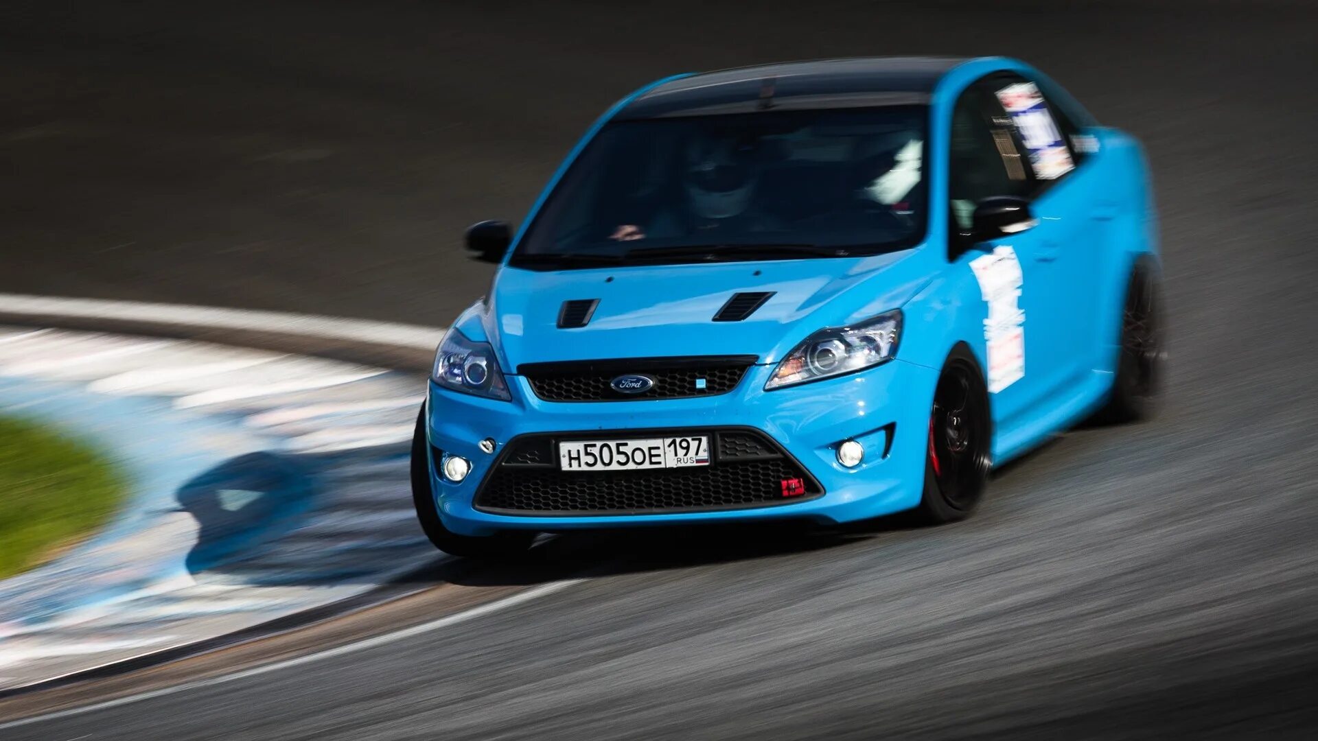 Тест форд фокус 2. Ford Focus 2 RS. Форд фокус 2 седан RS. Форд фокус 2 РС. Ford Focus RS sedan.