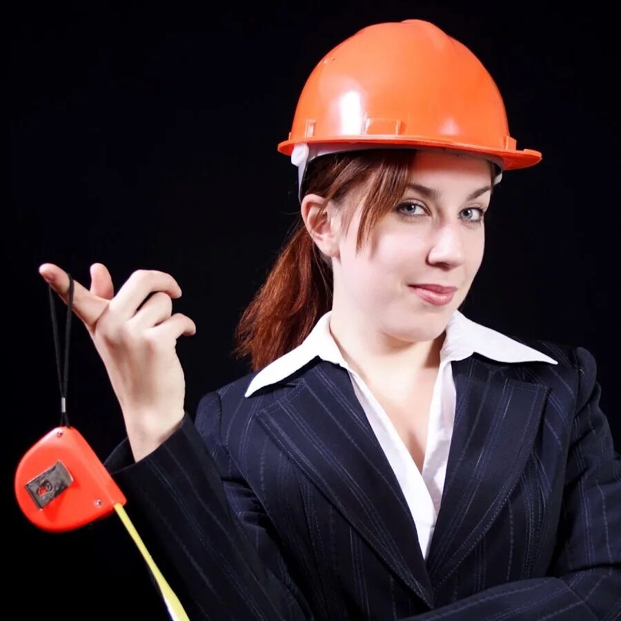Девушка в каске строителя. Girl builder. Женщина на стройке. Эстетика строителя женщины. Маленькая девочка строитель.