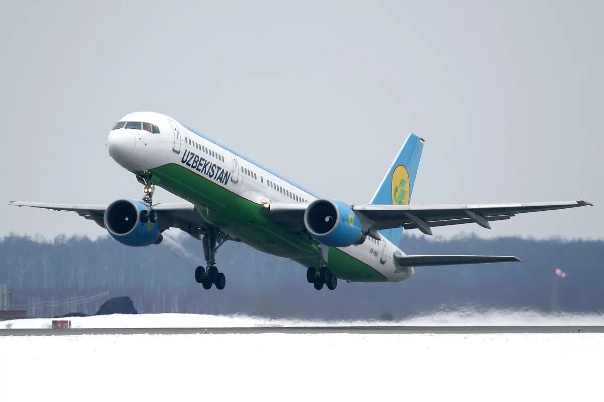 Boeing 757 Uzbekistan Airways. Узбекистан Эйрвейз 757-200. Uzbekistan Airways Боинг 747. Самолёт Uzbekistan Airways 757. Uzbekistan airways рейсы