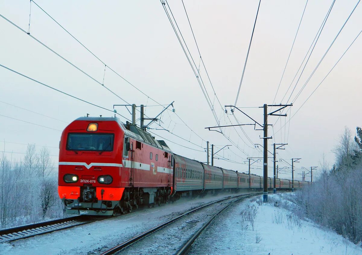 Фирменный поезд урал 015е екатеринбург. Скоростная магистраль москва екатеринбург. Железная дорога екатеринбург москва. Эп20 042. Трасса москва петропавловск казахстан.