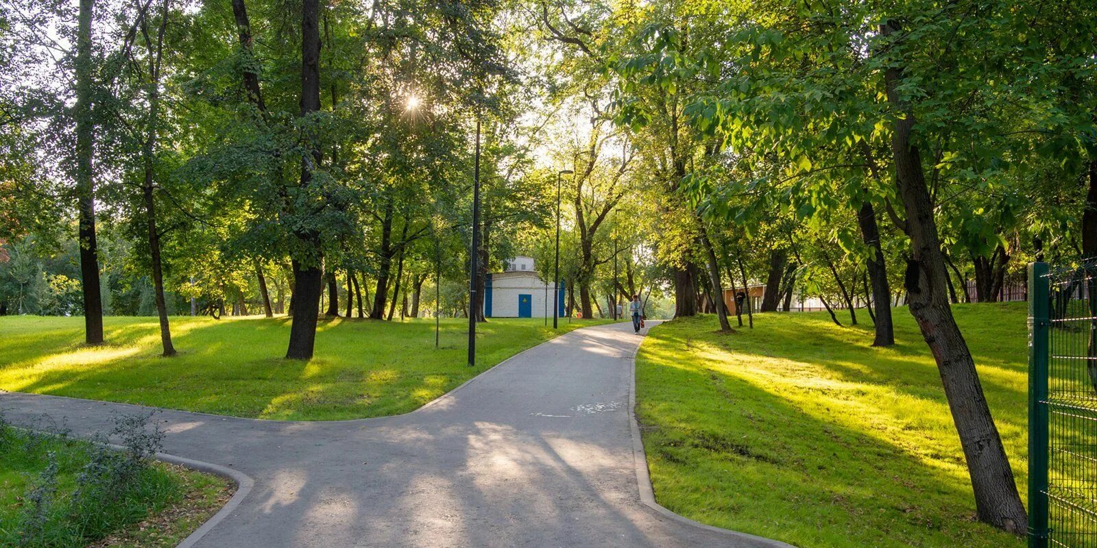 Парк Люблино. Люблинский сквер, Москва. Люблинский парк Люблино. Парк усадьба Люблино.