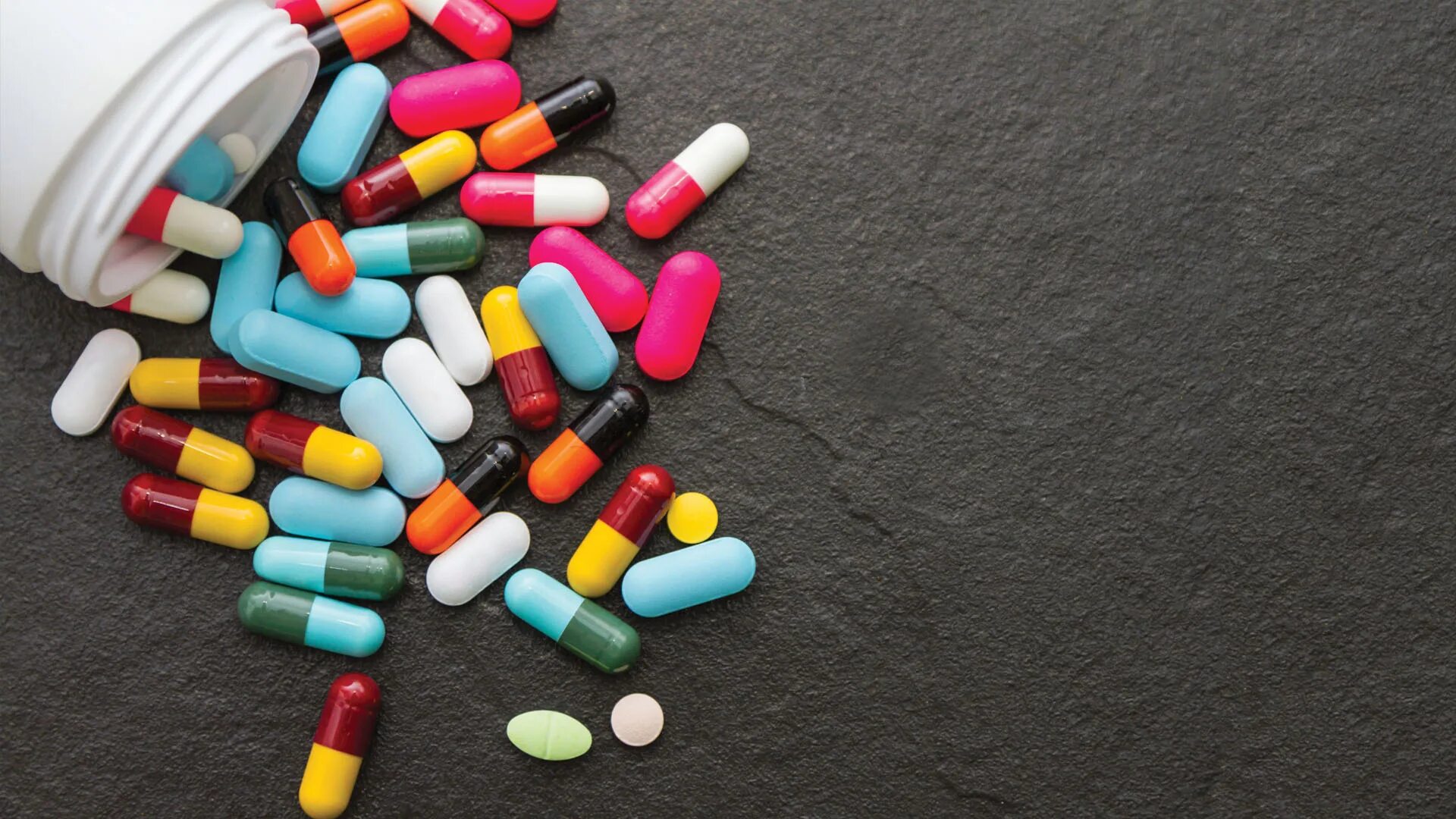 Лекарства в руке. Фармацевтические препараты. Медицина картинки. We are medicine. Здоровье медицина.