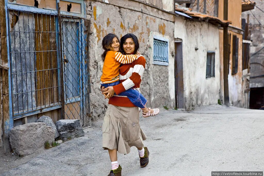 турецкие женщины. аслы энвер мурат мурат боз. турция стамбул люди. турция люди. деревня кушкей турция.