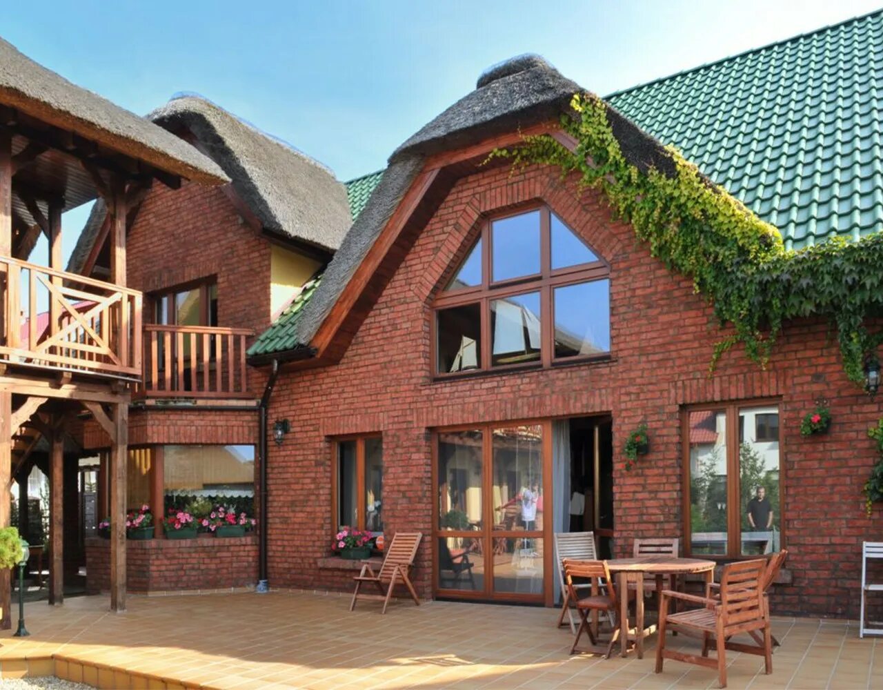 Клинкерный кирпич feldhaus klinker k377rf75. Дом из клинкера. Красивый кирпичный фасад. Гуковский кирпич фасад. Hagemeister клинкерный кирпич.