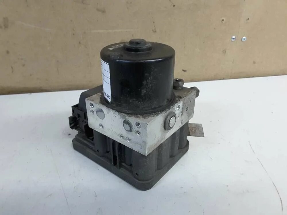 Блоки абс б у. Блок абс в комплекс на опель. 4670a018. Блок абс е36. Блок абс е92.