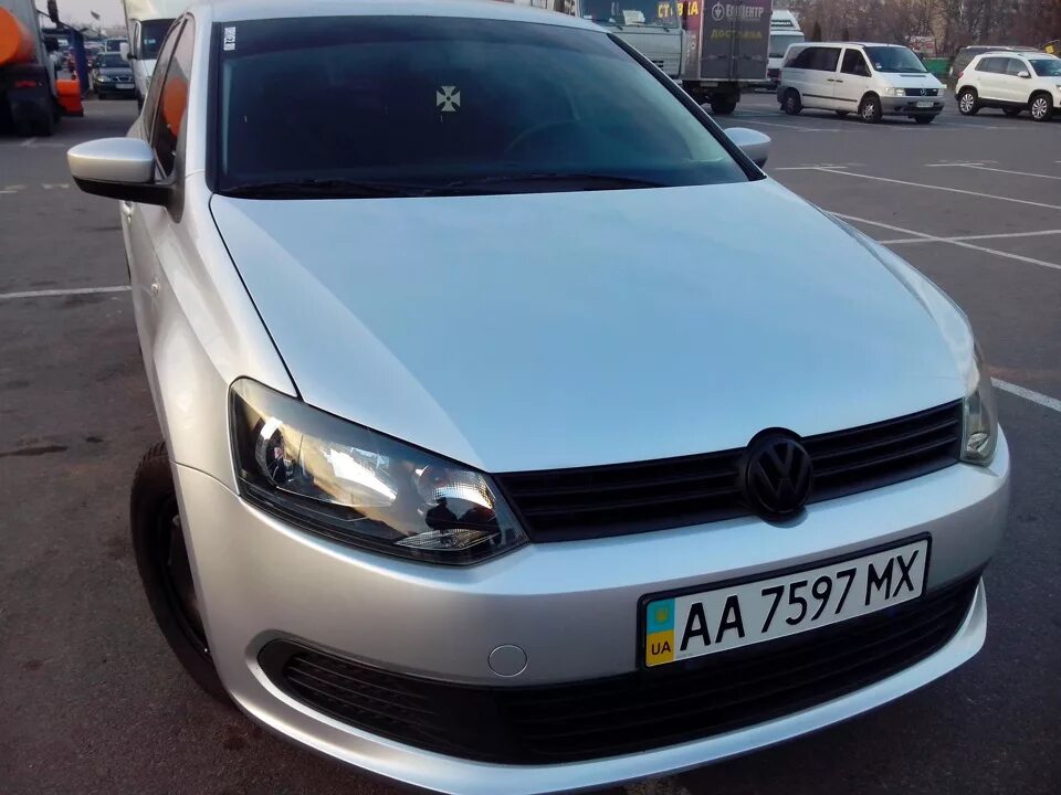 Лобовое стекло на фольксваген поло седан. Лобовое стекло volkswagen polo 2014. volkswagen polo sedan тонировка. 35% лобовое поло седан. лобовое стекло фольксваген поло седан.