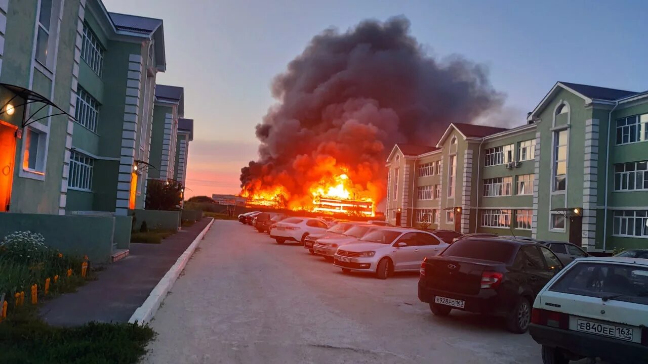Солнечный город горит. Пожар в городе. Солнечный город горит. Пожары. Солнечный город горит.