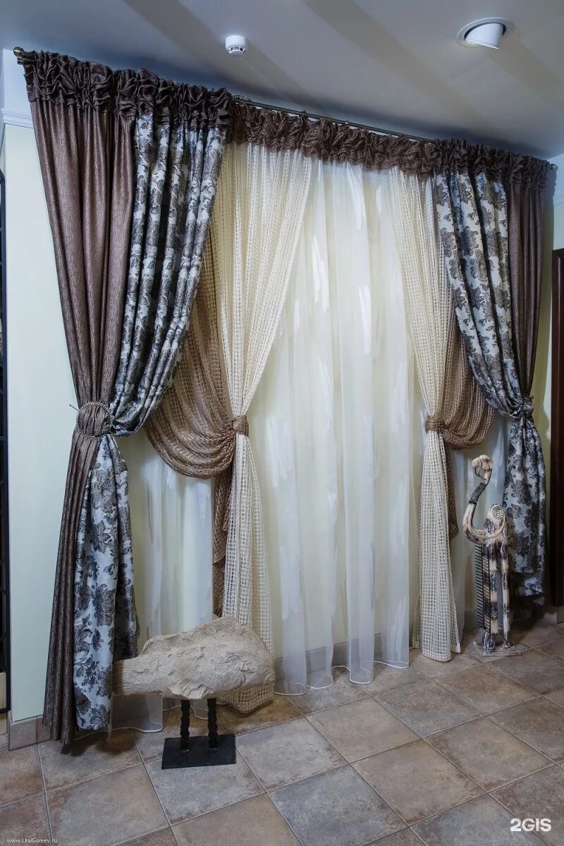 Шторы габардин 145*260. Хабаровск краснореченская улица 44 салон штор. Леомакс шторы 3 д. Салон штор хабаровск. Дизайнерские шторы.