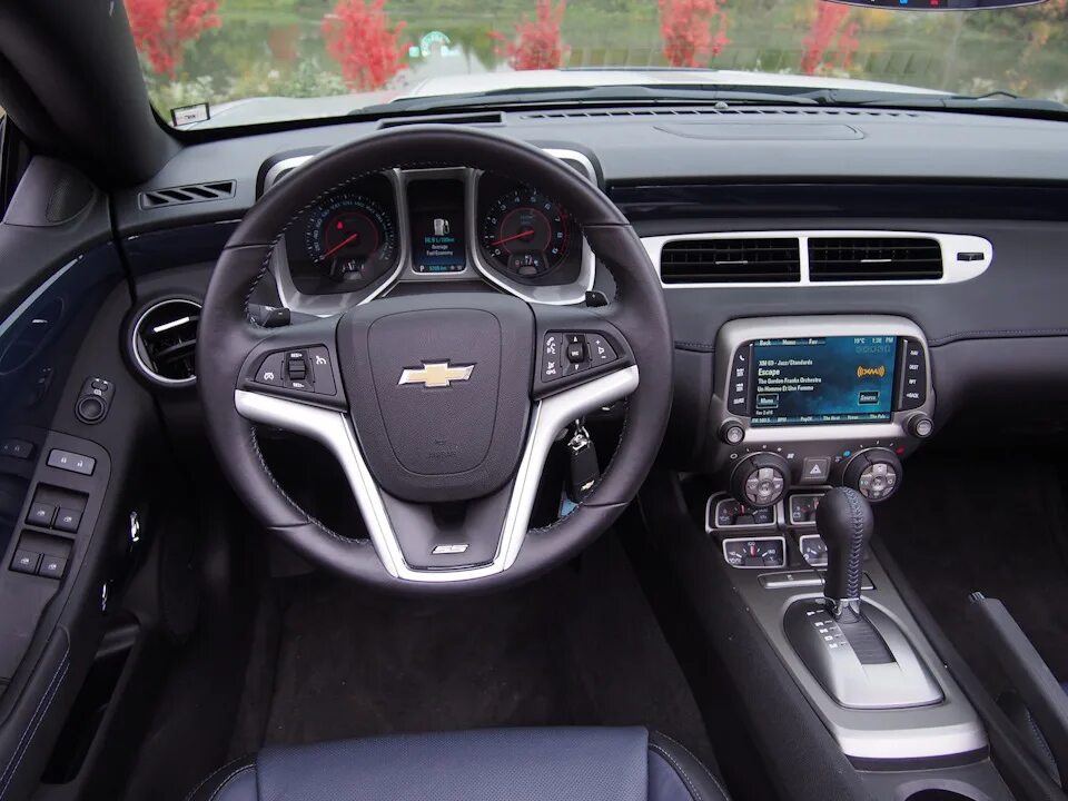 Шевроле камаро салон. Chevrolet Camaro 2015 Interior. Chevrolet Camaro 2015 салон. Chevrolet SS 2015 Interior. Шевроле Камаро 2014 салон.