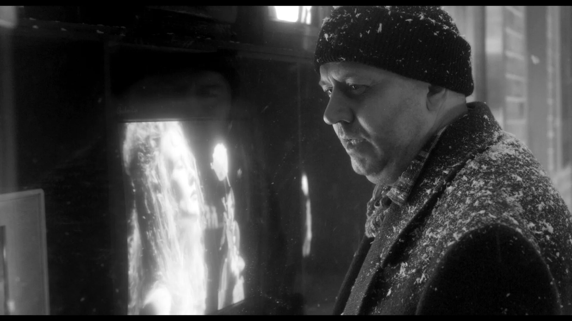 Монеточка и бурунов. Монеточка фильмы сергей бурунов. Сергей бурунов белые розы. Клип белые розы сергей бурунов и монеточка. Сергей бурунов 2021.