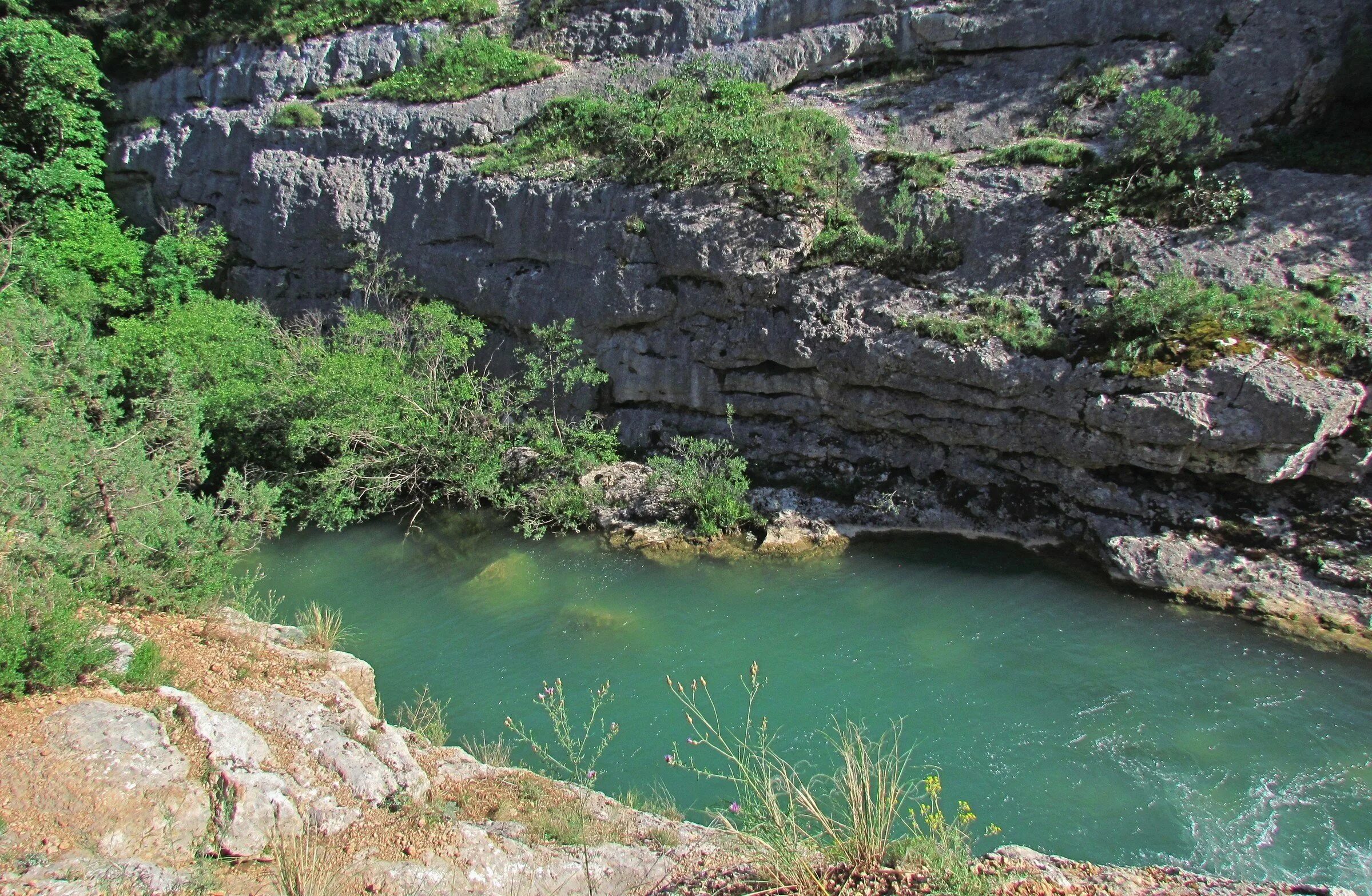 Чернореченский каньон в крыму. Чернореченский каньон. Чернореченский каньон тропа. Каньон в севастополе. Соколиное бахчисарай каньон.