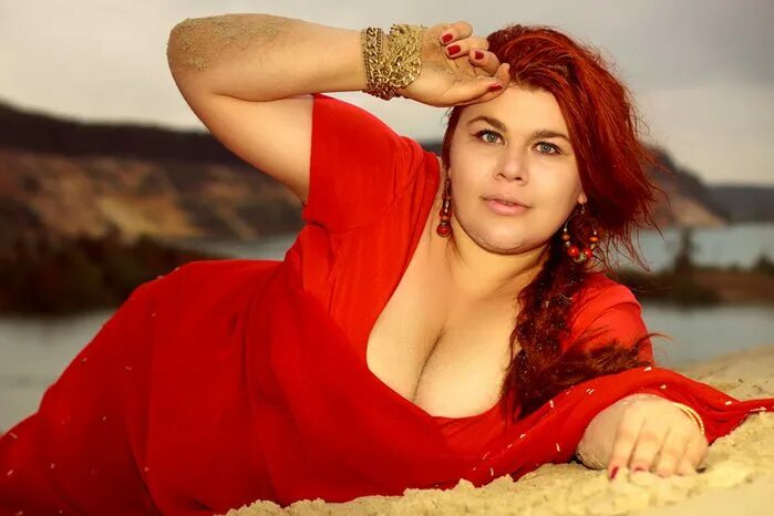 пышные девушки.