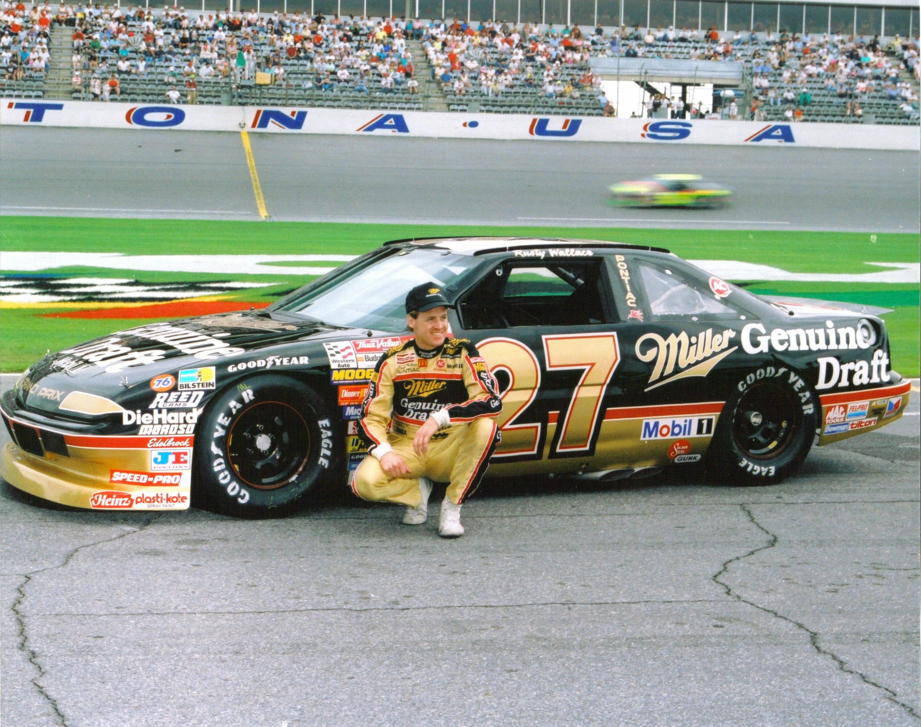 Сделай гонять. NASCAR Pontiac 1990. Rusty Wallace NASCAR. NASCAR гонщики NASCAR. Гонщики наскар ДРАФТ.