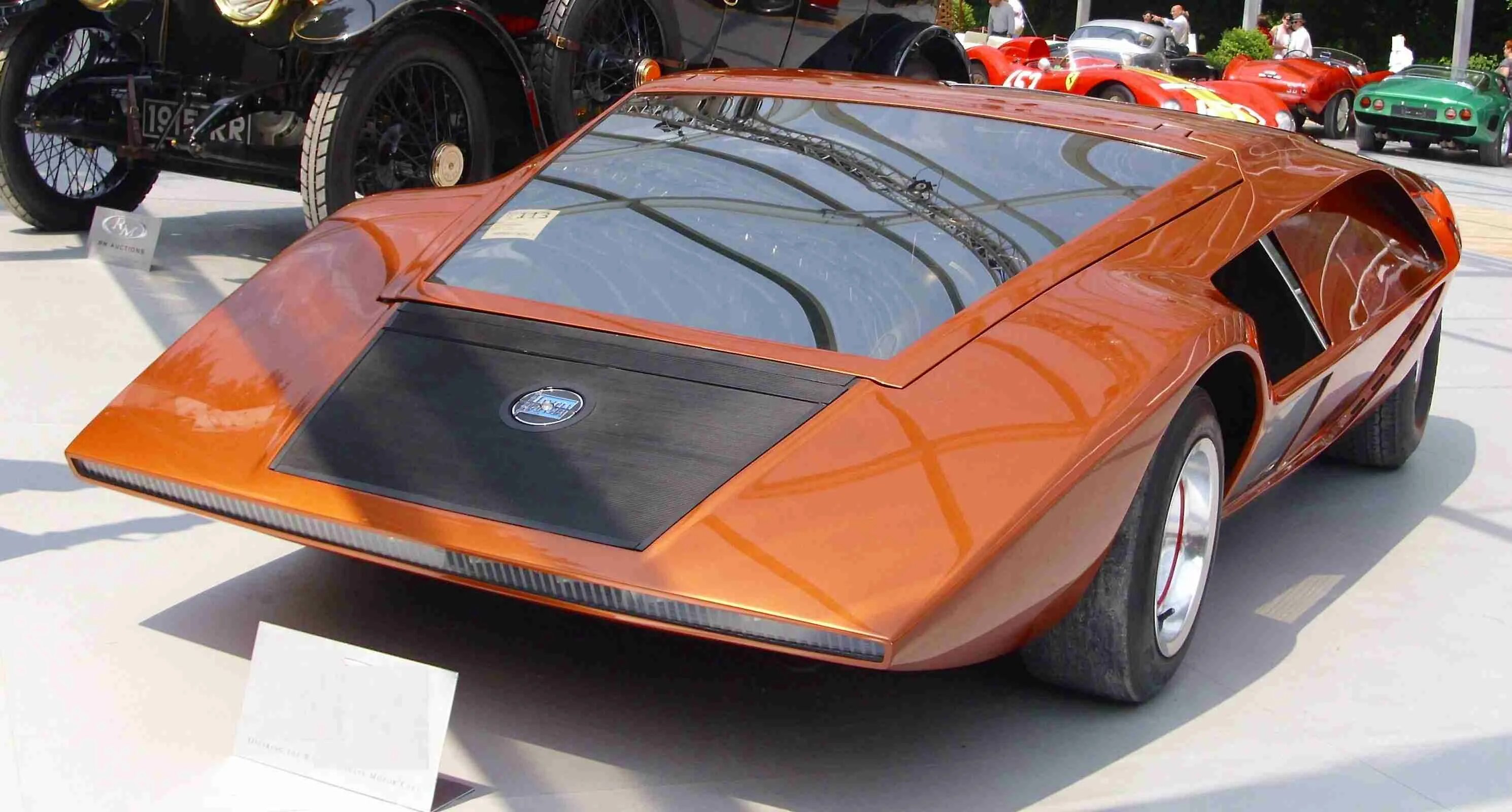 Alfa romeo carabo girl. Chevrolet corvette спорткар. Маслкары 70. 1970 dodge coronet r/t. Кары википедия.