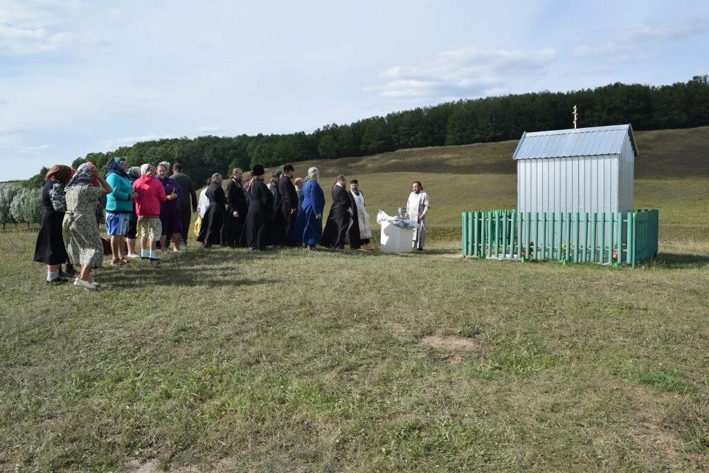 Источники чувашии. Церковь в ишаках чебоксарского района. Святой источник пурех. Святой источник пантелеймона абашево. Святой источник в чувашии.