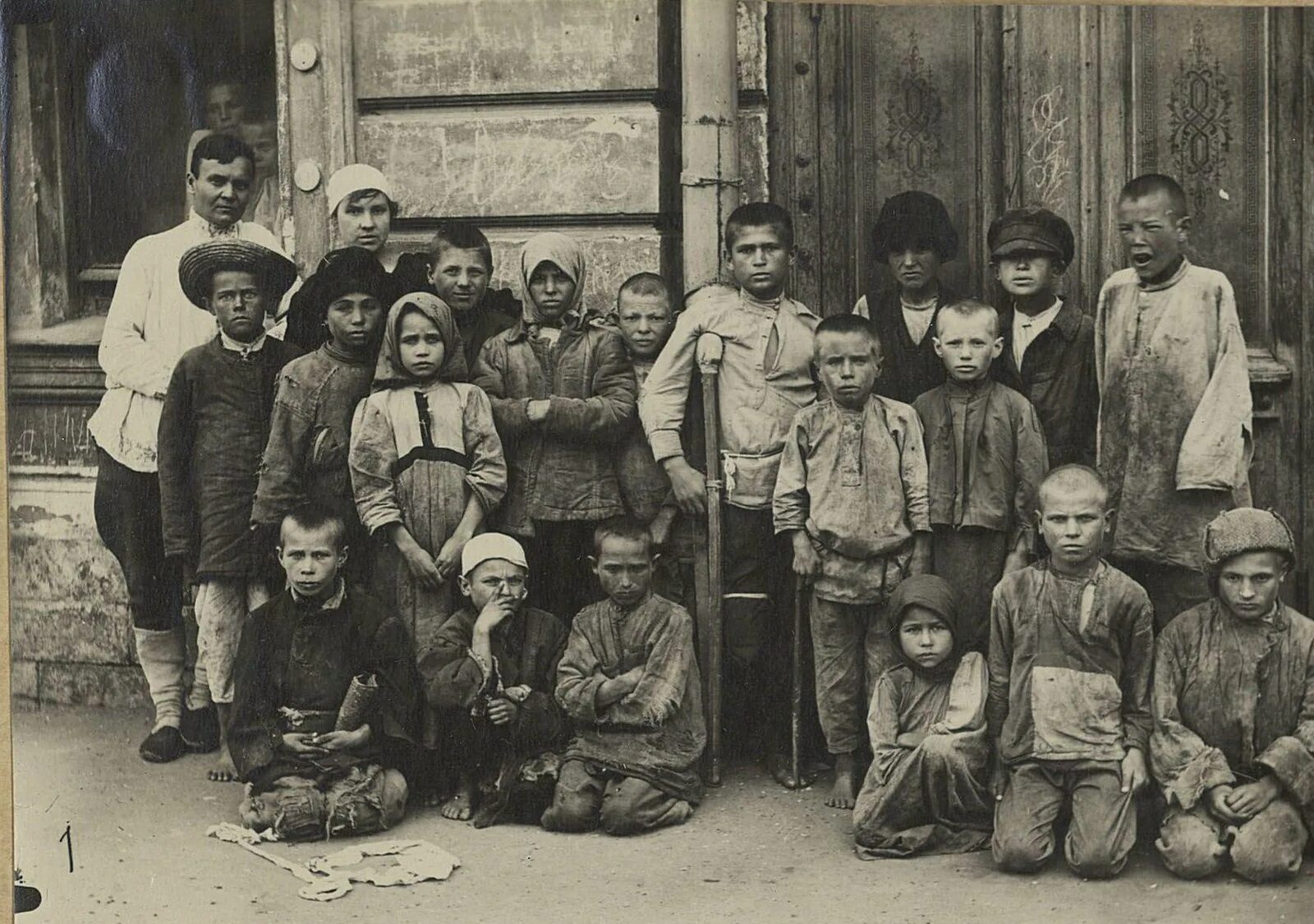 Голод и политика. Голодающие дети Поволжья 1921. 4. Голод 1921г. В Поволжье. Голод в Поволжье Самарская Губерния.