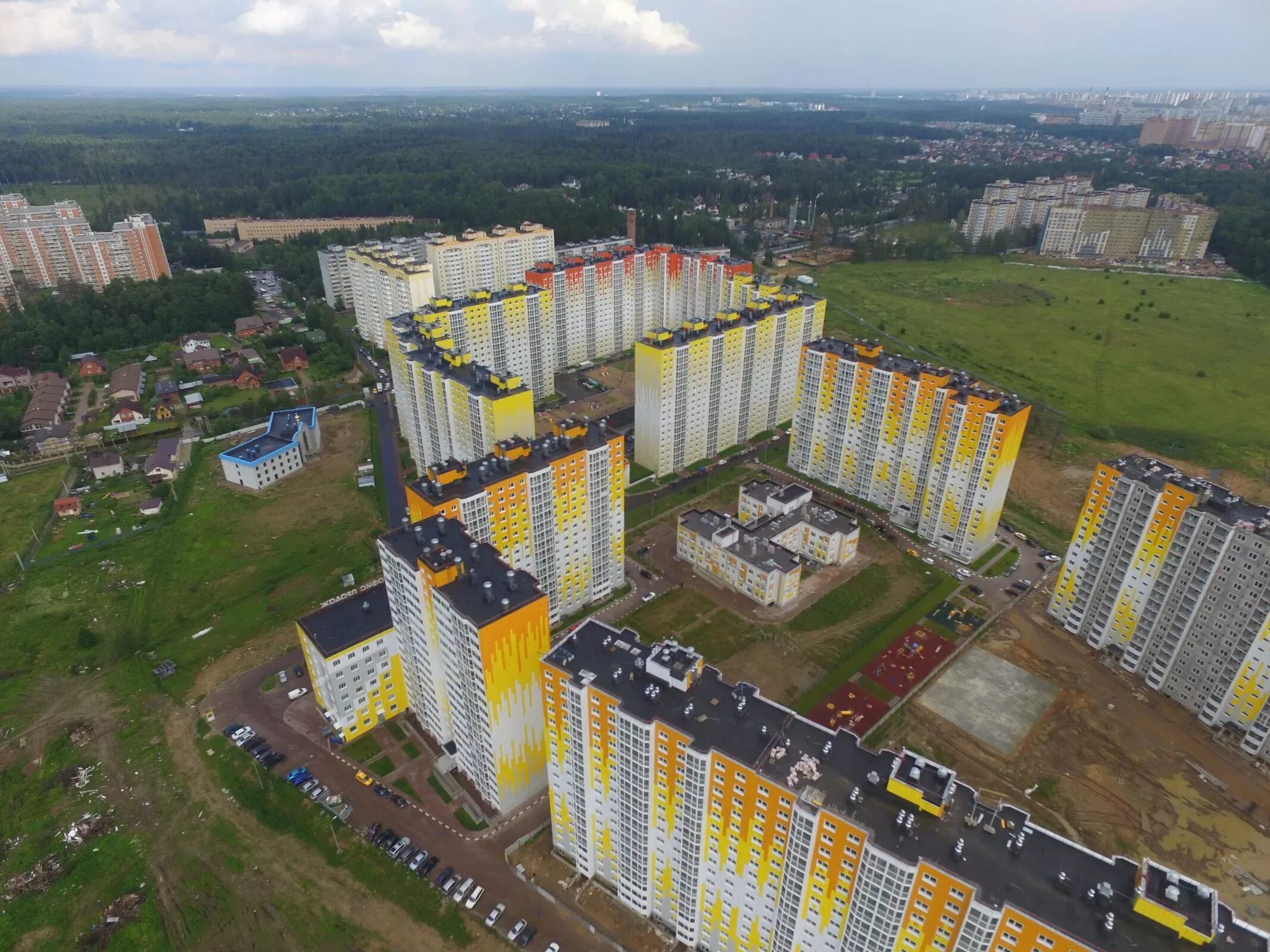 Московская область зеленоградский купить квартиру. ЖК первый Зеленоградский. Деревня голубое Солнечногорский район первый Зеленоградский. Д голубое Солнечногорского района парковый бульвар. Первый Зеленоград жилой комплекс Солнечногорский район.