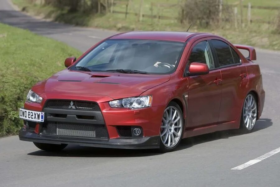 Мицубиси ланцер 7 поколение. Мицубиси лансер по годам. Mitsubishi lancer evolution iv gsr 1996. Мицубиси лансер эволюшн 2. Митсубиси лансер 10 поколения.