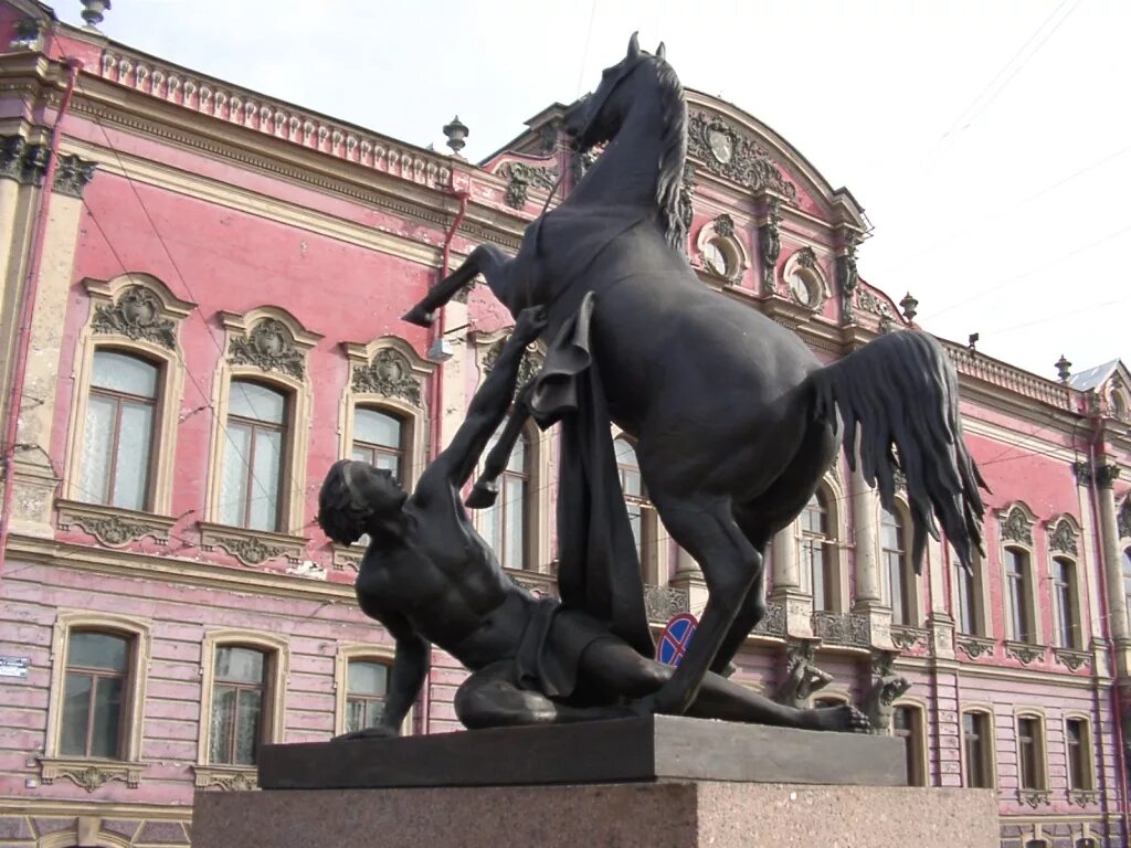 Аничков мост через какую реку. Аничков мост в Санкт-Петербурге. Памятник Аничков мост в Санкт Петербурге. Аничков мост (2016). Конь с идущим юношей Аничков мост.