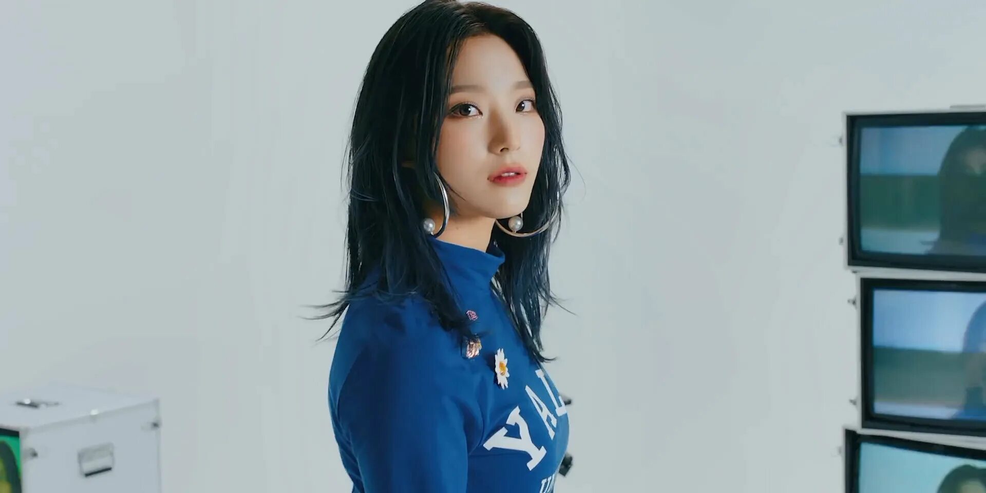 Лисян ли 6. Сэром fromis_9. lee 9. лисян ли 9. ли ханг ли9.
