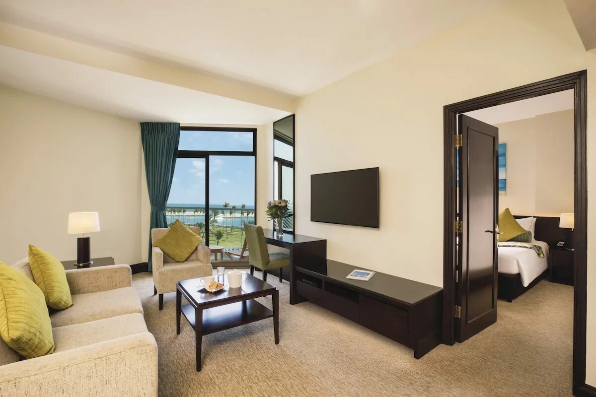 One bedroom suite. Jebel Ali Beach Hotel 5. Ja Beach Hotel 5 ОАЭ Дубай. Отель ja Beach Hotel 5 Дубай. Отель ja Beach Hotel 5 Дубай one Bedroom Family Suite.