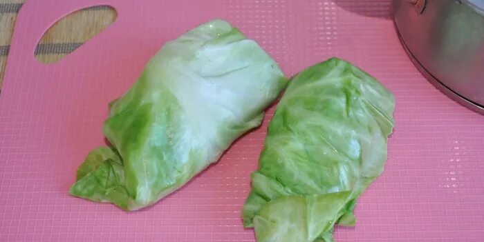 Капуста на зиму зеленые листья. Капустные листья для голубцов на зиму. заготовка листьев голубцов. голубцы с капустой.
