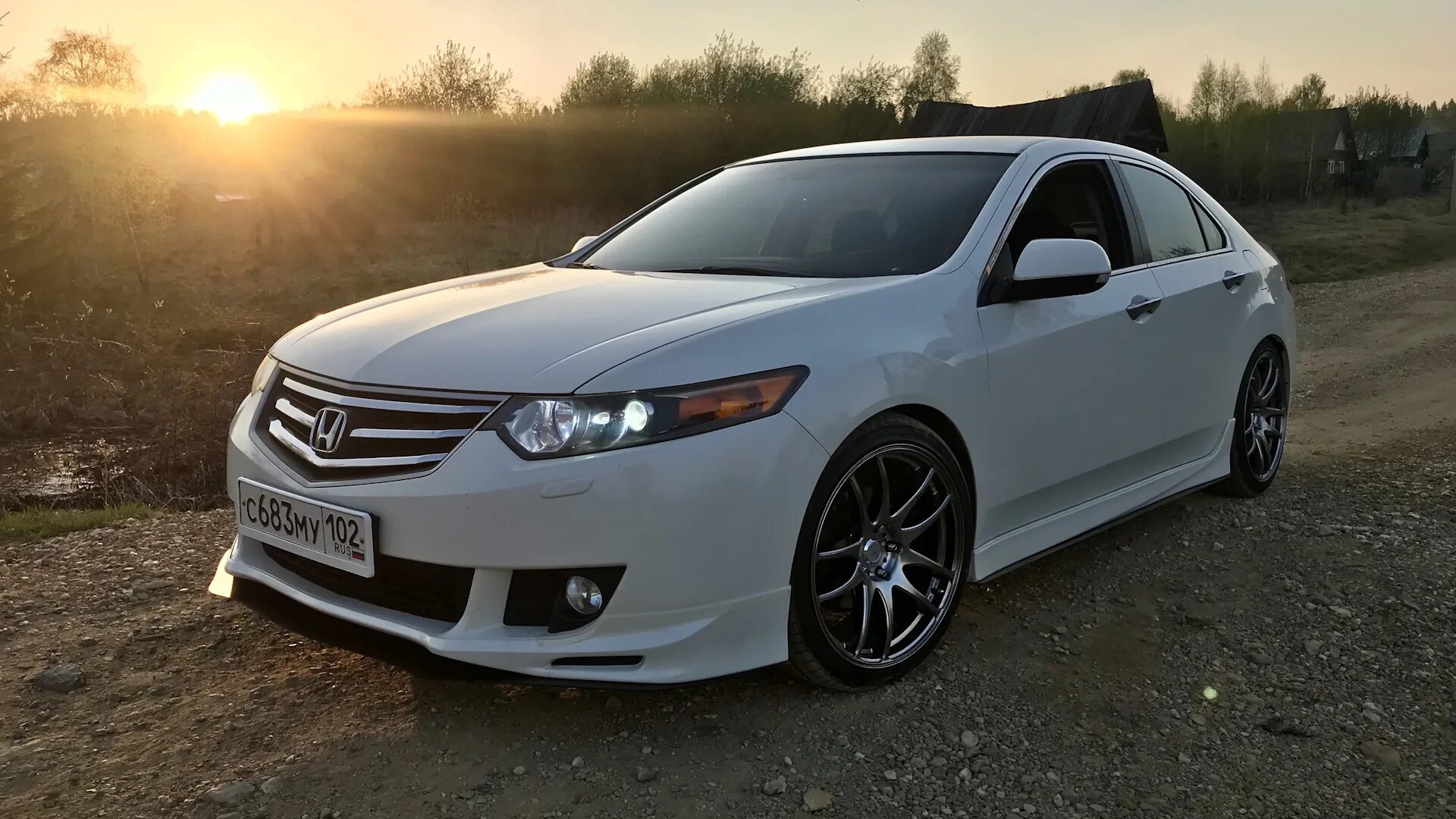 Аккорд белорецк. Honda Accord 8. Honda Accord 8 белый. Honda Accord 2011 белый. Honda Accord 2008 Tuning белый.