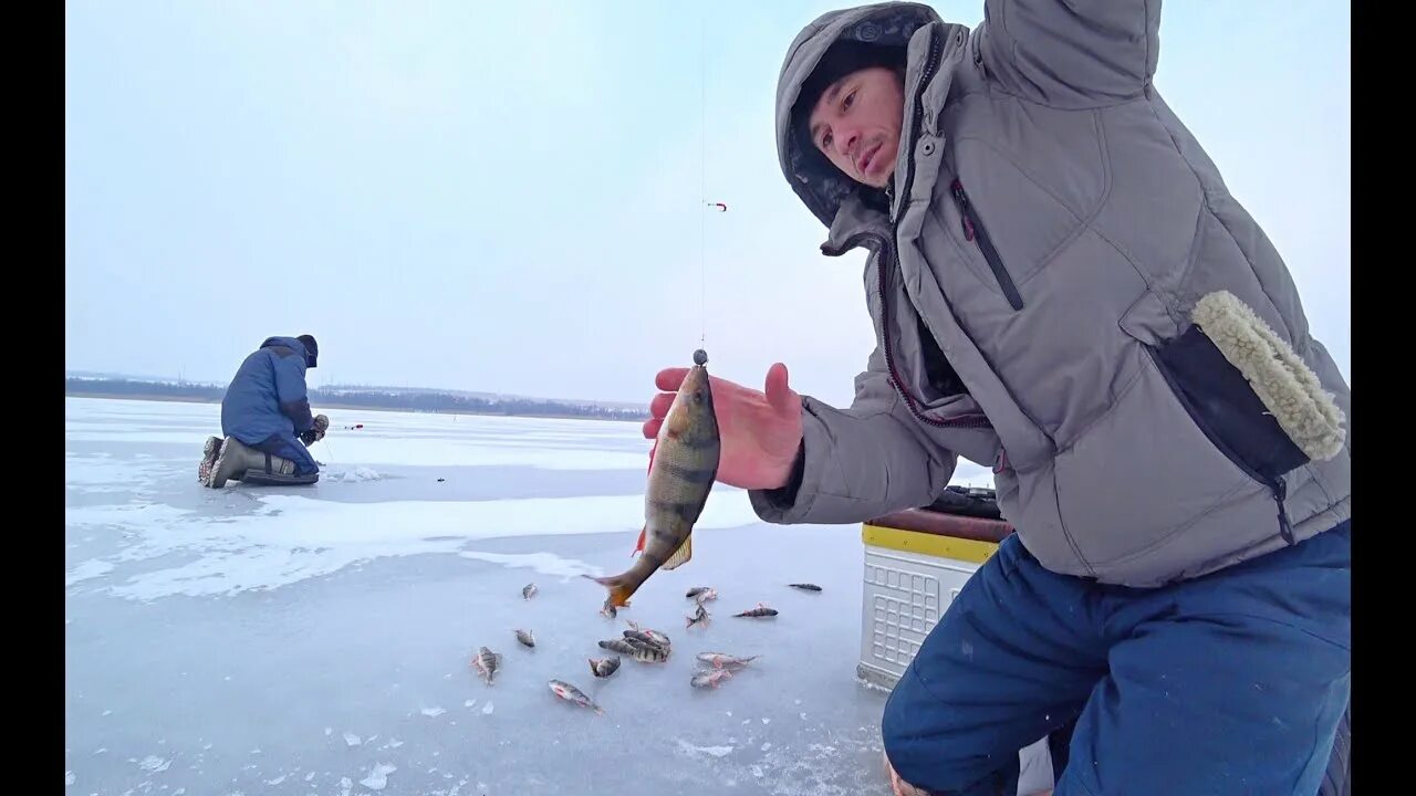 Балда зимой видео. Зимняя рыбалка окунь на льду. зимняя рыбалка на балду со льда видео. ловим окуня на балду зимой со льда. как ловить на балду зимой со льда видео.