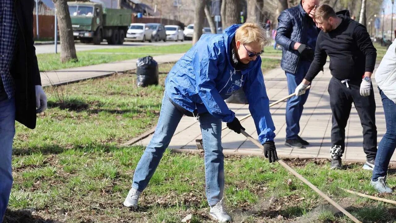 Субботник. Субботник в апреле. Общегородской субботник. Люди на субботнике. Сайт сайт 23 новости 23