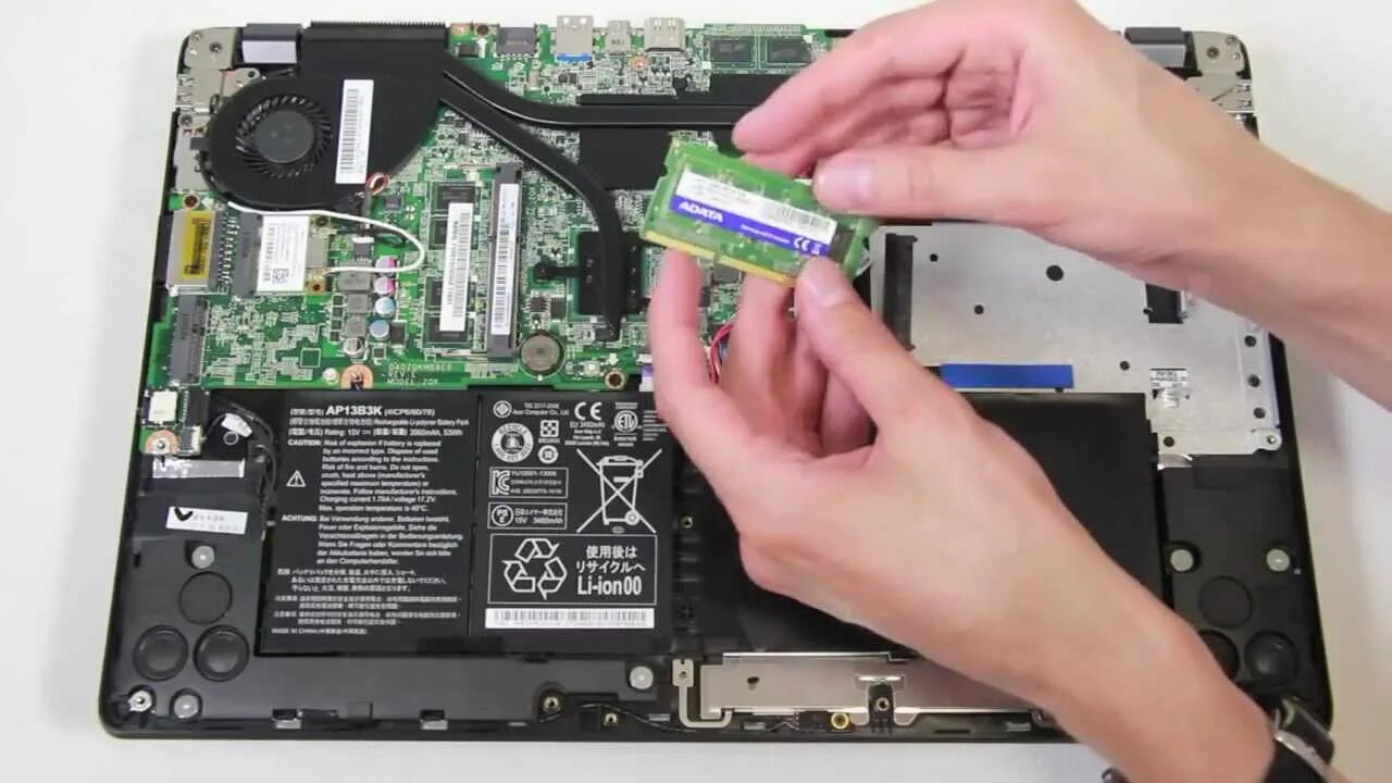 Памяти ноутбук acer. Acer Aspire 5 572g. Acer Aspire 5 572g SSD. Acer Aspire v5 SSD. Acer Aspire v5-572g разъем m2.