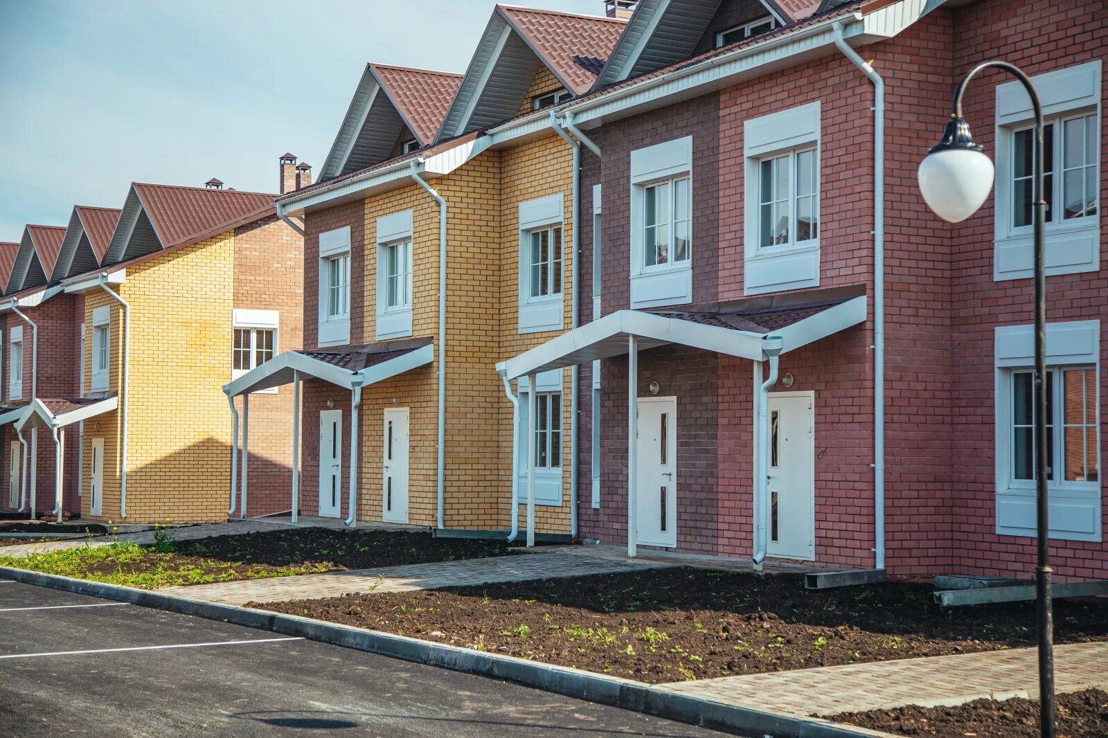 таунхаус в тюмени от застройщика. таунхаус в тюмени от застройщика. английский квартал тюмень. уютный квартал тюмень. уютный квартал тюмень таунхаус.