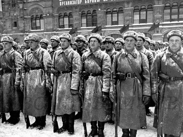 7 ноября 1941 фото Военный парад на Красной площади в Москве 7 ноября 1941 года, ГБОУ ДО ДЮЦ "Викто