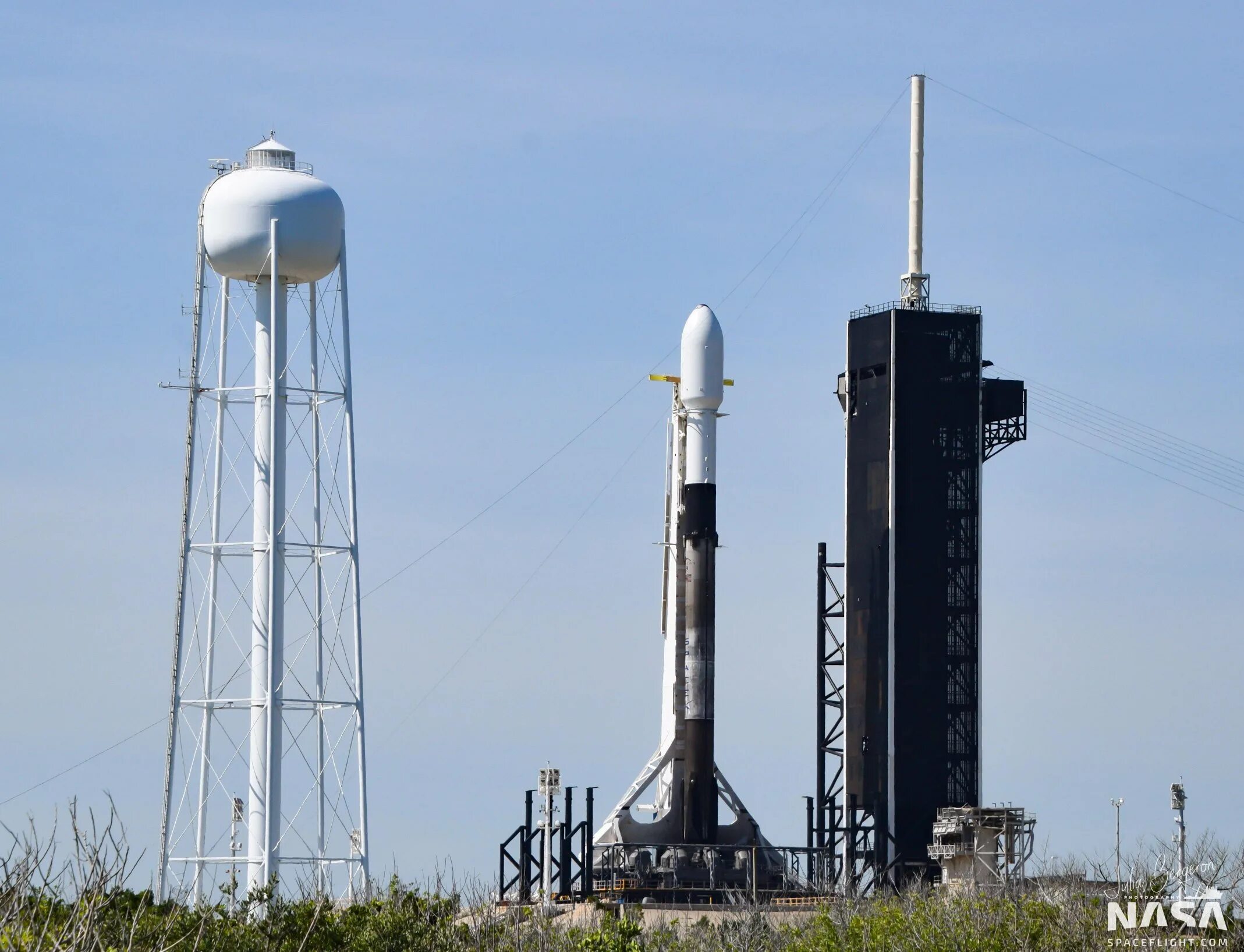 Falcon 9. Ракета Falcon 9. Starlink Falcon 9. SPACEX Falcon 9 запуск.