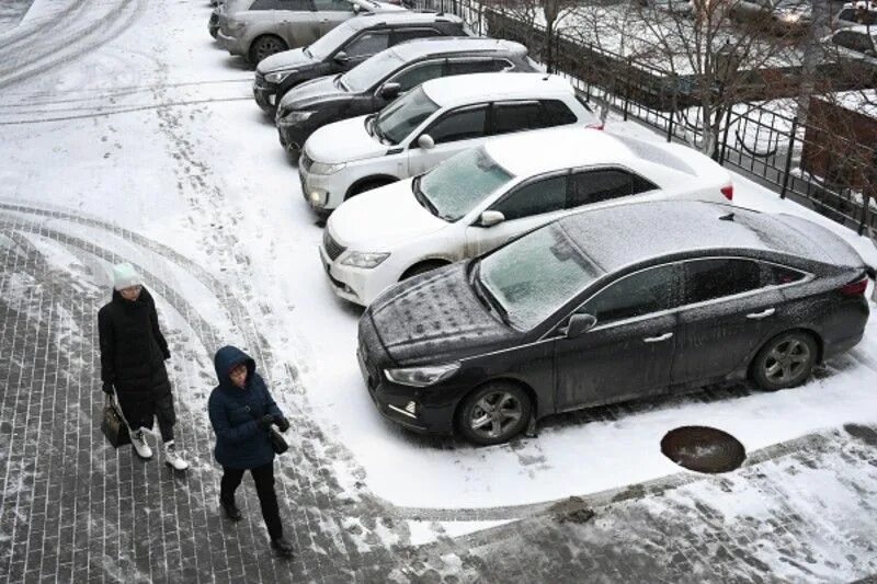 Снежный покров в подмосковье на сегодня. Высота снега в Подмосковье сейчас. Дворы Москвы фото снег. 6 См снега фото. 22 См снега.