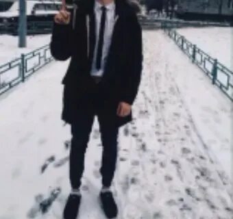 Пацан молодой стой