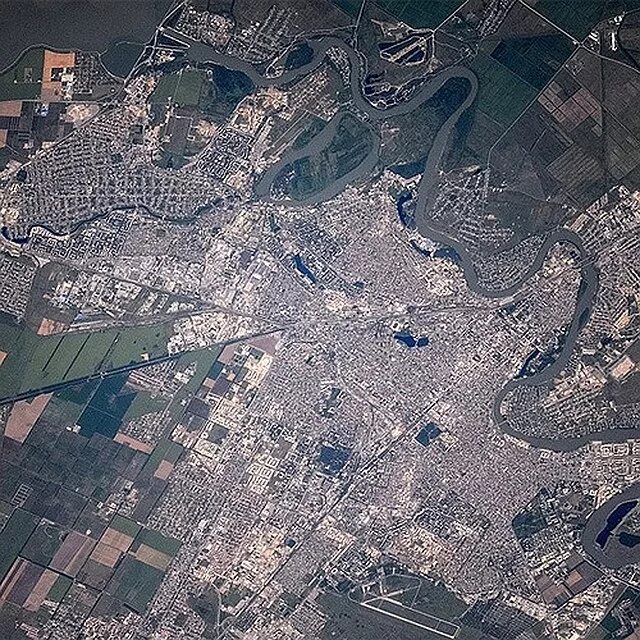 Спутник фото в реальном времени. Снимки МКС из космоса Краснодар. Город Спутник. Космический снимок города. Город в космосе.