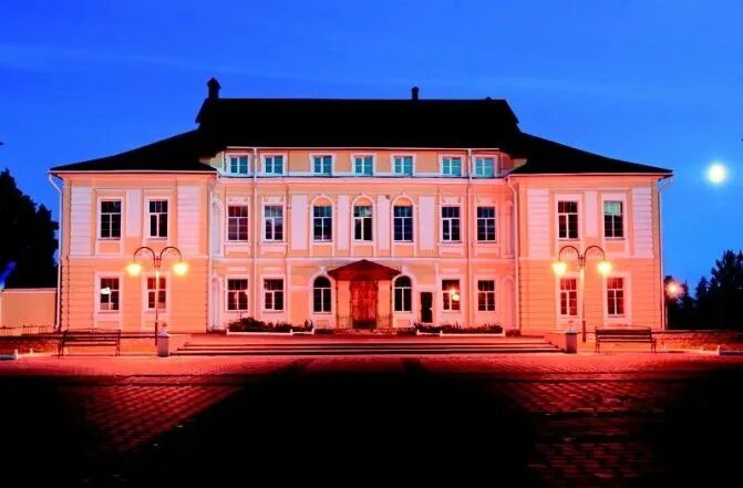 Могилев архиерейский вал конисского 3. Дворец в могилеве. Могилев дворец конисского. Архиерейский дворец (могилёв). Могилев достопримечательности.