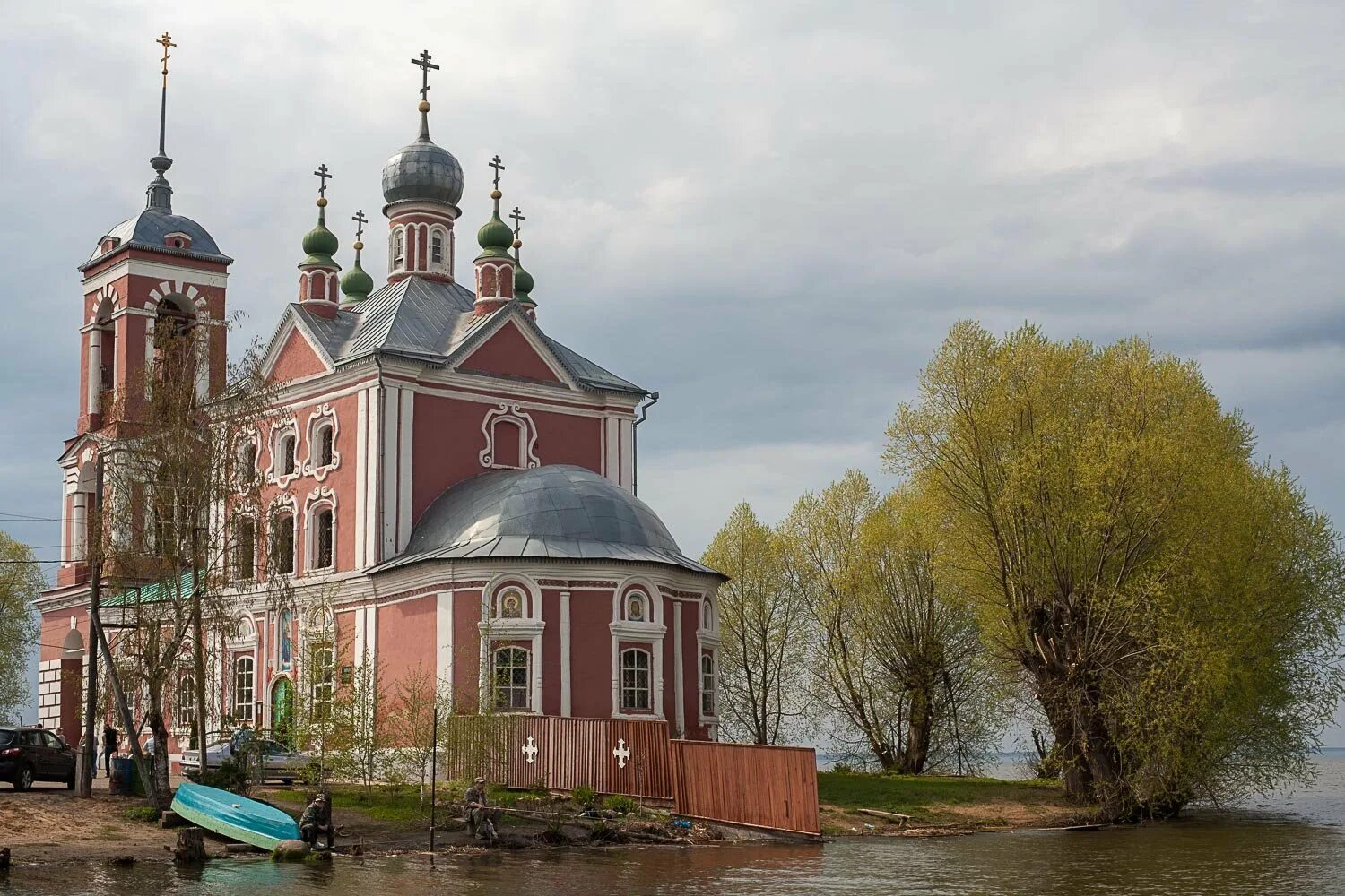 Храм сорока мучеников переславль. Сергиев посад сорока мучеников церковь. церковь сорока мучеников переславль залесский. храм сорока мучеников севастийских в переславле-залесском. церковь 40 мучеников.
