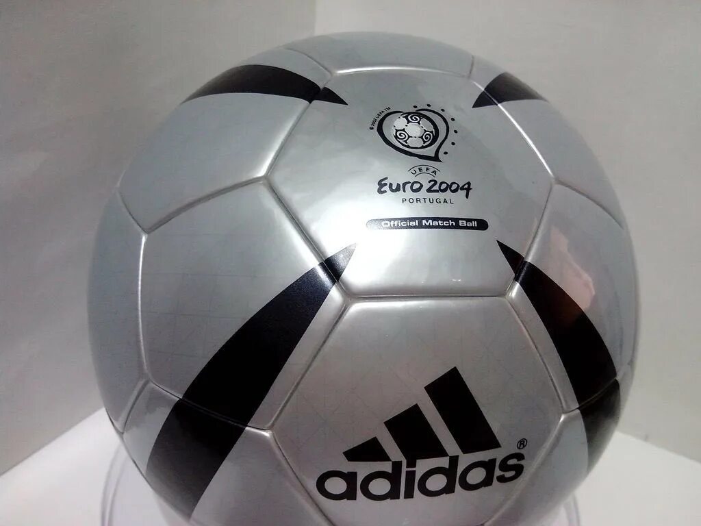 Мяч 6 футбол. Adidas roteiro Euro 2004. Мяч adidas roteiro. Мяч адидас 2004. Мяч адидас 2004 adidas roteiro.