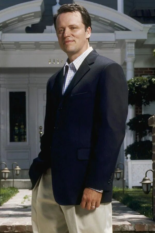 Рекс отчаянные домохозяйки. Рекс ван де камп. Стивен калп фильмы. Муж бри вандекамп рекс. Рекс ван де камп.