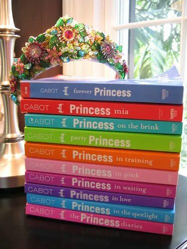 I bought that book. Кэбот дневники принцессы. Мэг Кэбот книги. Мэг Кэбот дневники принцессы. Дневники принцессы 1 книга.