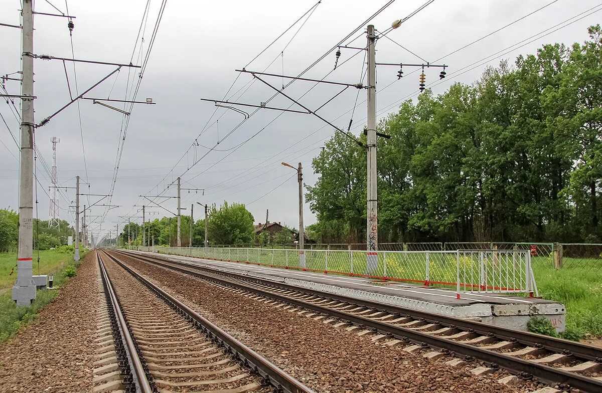 93384а полуприцеп. Железнодорожная станция мытищи. Платформа 191 км тула. Эвакуатор с прямой платформой газон. Станция истодники рязань.