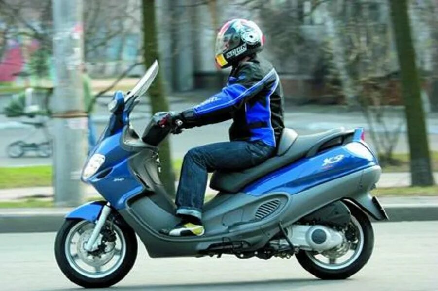 Скутер прошел. Скутер галакси 150. Piaggio x9 Evolution. Скутер giorno. Скутер Jialing.