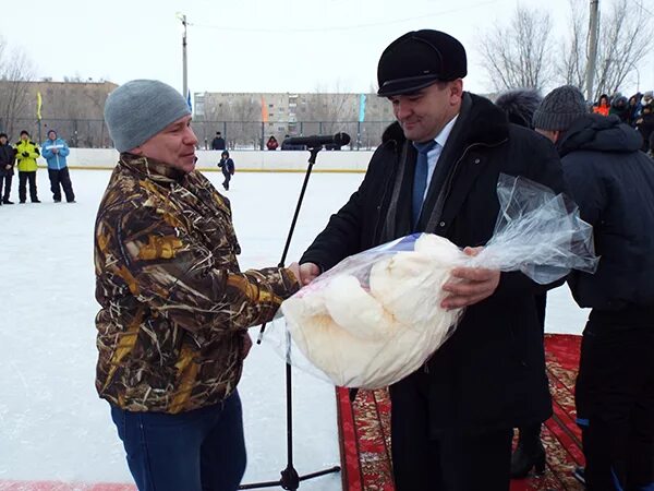 Погода п светлый оренбургская область. Светлинский район Оренбургской области. Поселок светлый Оренбургская область. Светлый Оренбургская область Светлинский район. Глава Светлинского района.