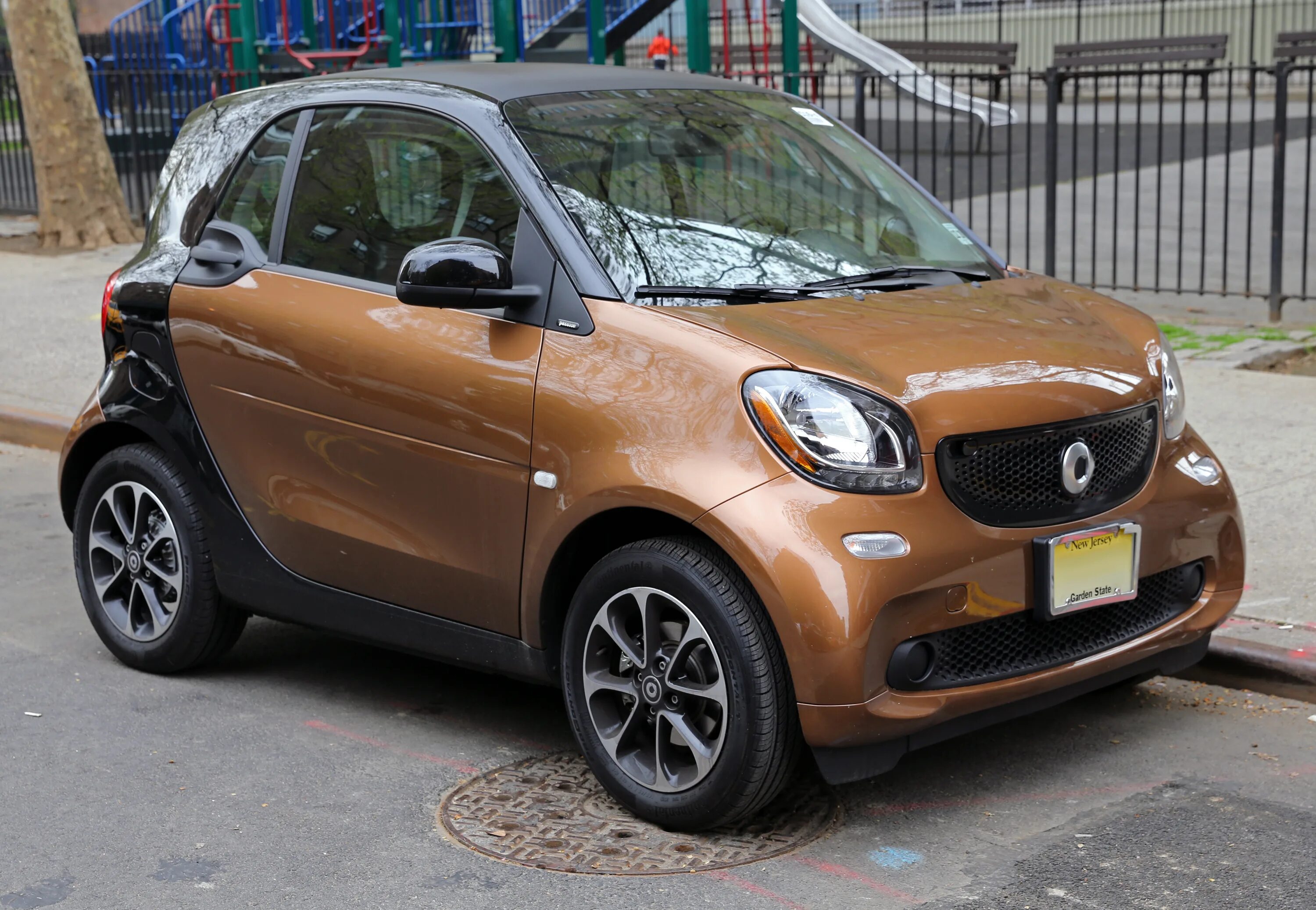 Смарт 2 лета. Smart Fortwo 4. Smart Fortwo и Smart for two Coupe. Four two Coupe Smart Fortwo. Смарт фор 2.