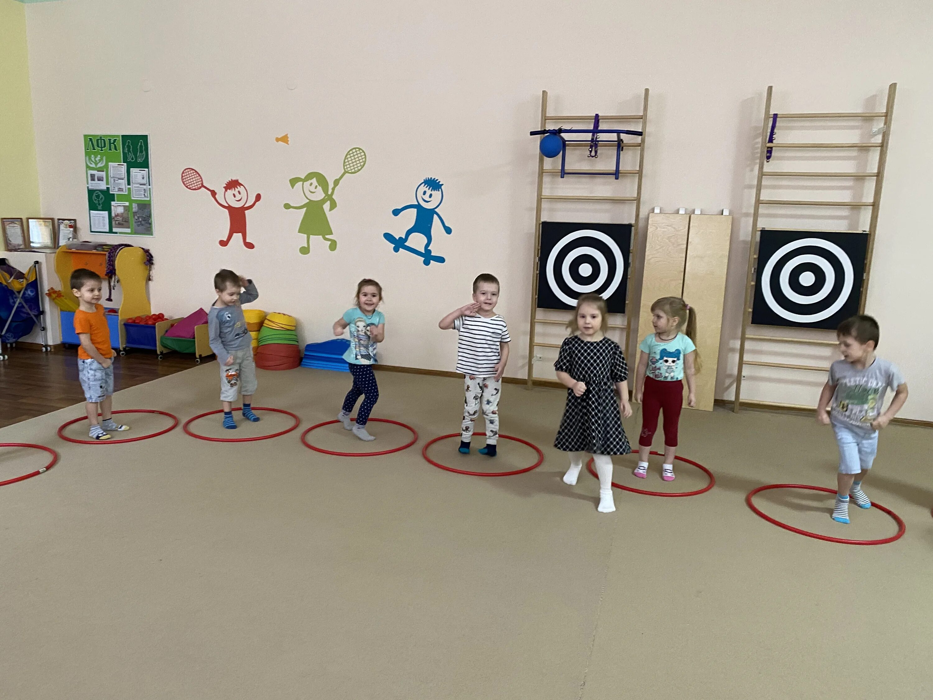 подвижная игра лазание