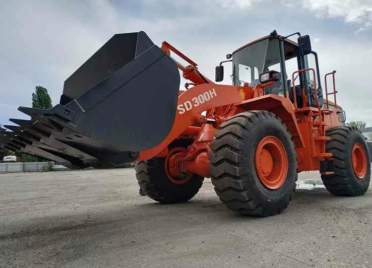 Сд 300. Погрузчик DISD sd300. Фронтальный погрузчик Doosan sd300. SD 300 фронтальный погрузчик. Ковшовый погрузчик DISD sd300;.