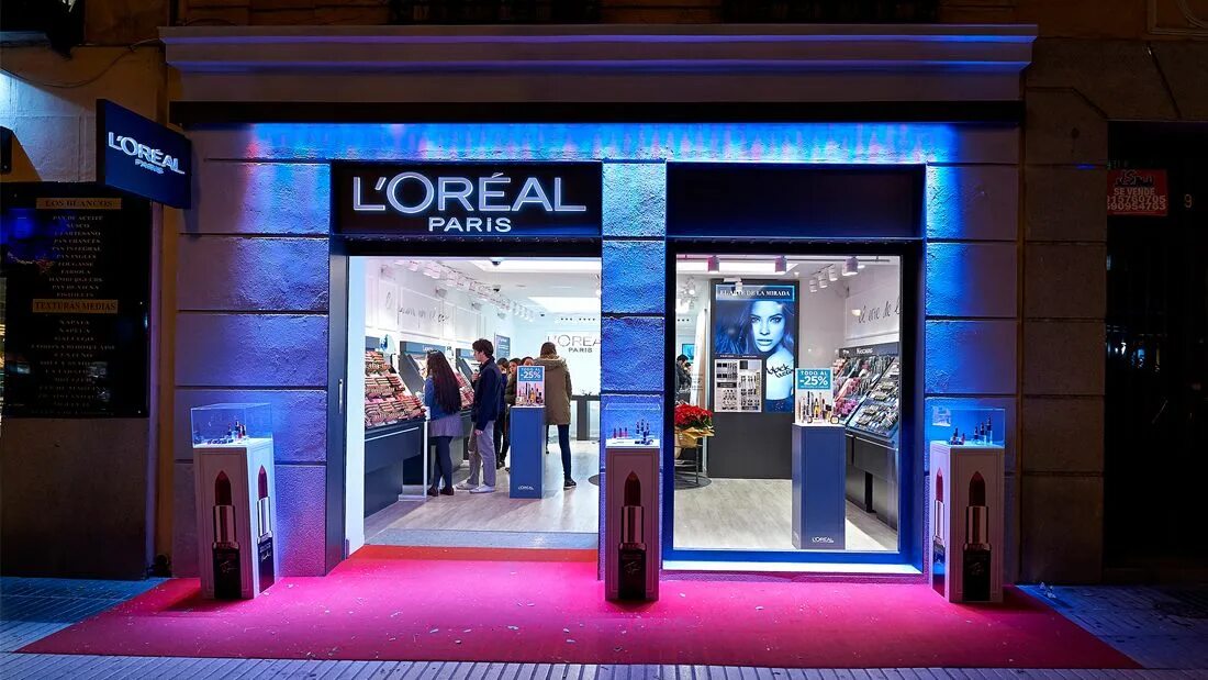 Подружка лореаль. Лореаль магазин. лореаль магазины в москве. l’oreal магазин в москве. лореаль париж магазин.