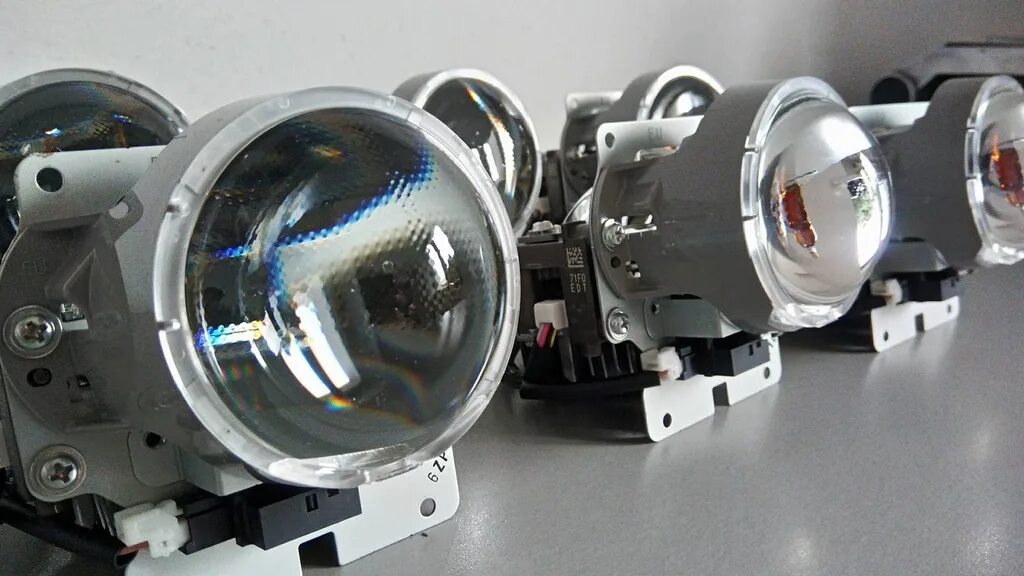 Bi-led линзы Koito. Hornet pc41 bi led линза. Bi led модули 5 Mazda 3 BL. GSF 1250 линзы led. Би лед линзы камри