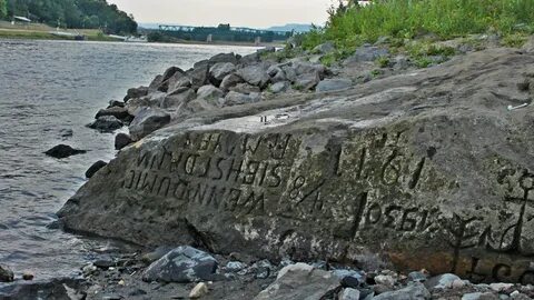 Увидела камень